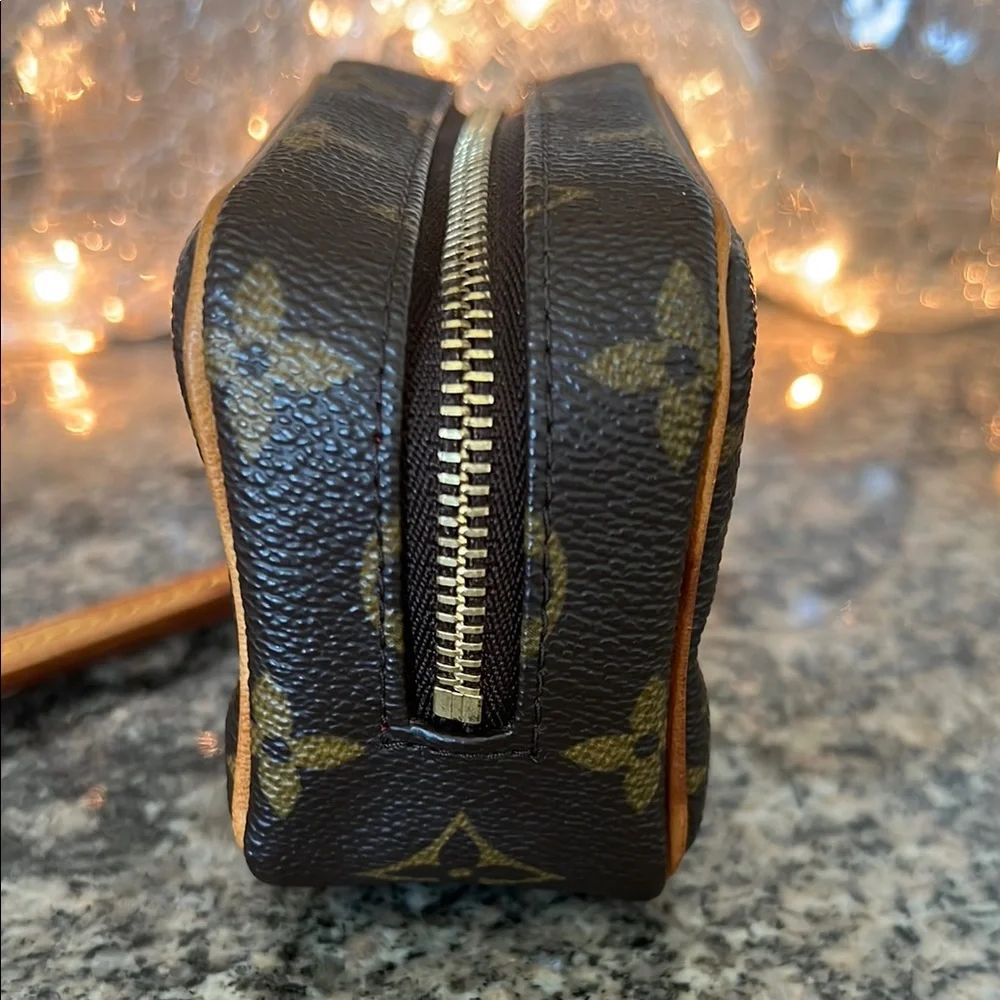 Louis Vuitton Trousseau Wapity  Monogram Pouch